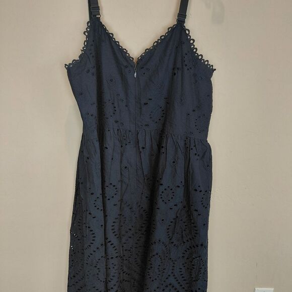 City Chic DRESS SO CROCHET Eyelet Dress Lined MINI size 18 Adjustable Straps NWT - Picture 5 of 10